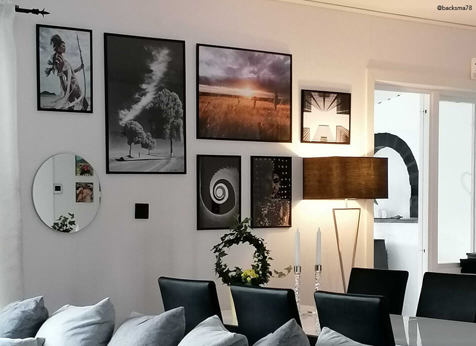 Zid s okvirima sa zrcalom i crnim okvirima